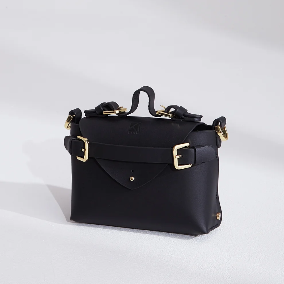 Ki Studio Co - Shell Mini Handbag