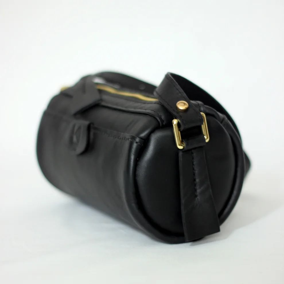 Ki Studio Co - Ellipsis Shoulder Bag