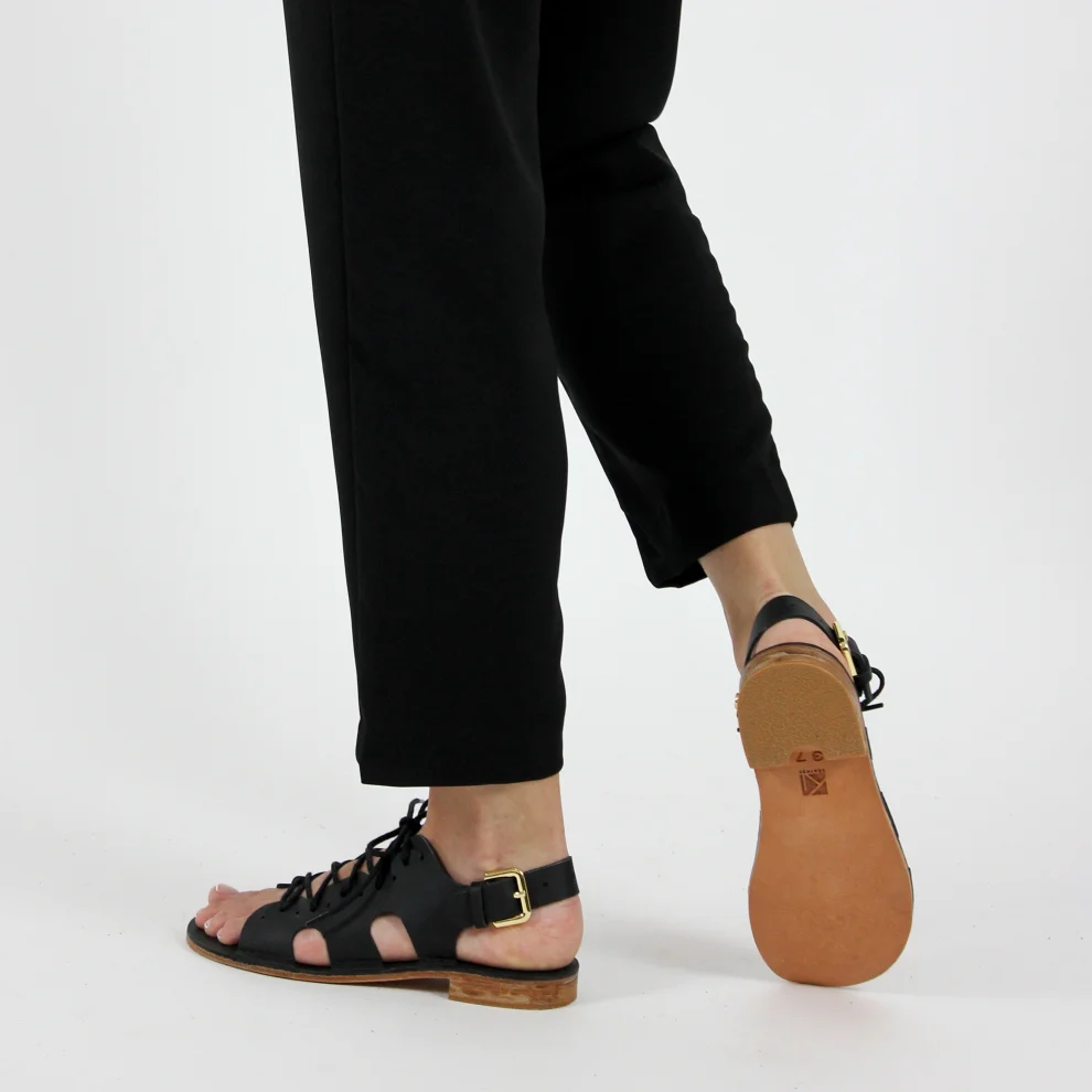 Ki Studio Co - Lace-up Detailed Sandals