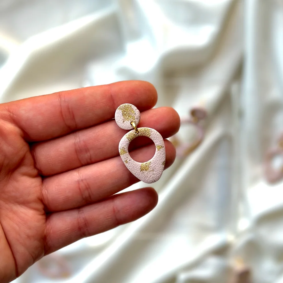 Daisy Lazy Creations - Gold Detailed Round Tip Earring
