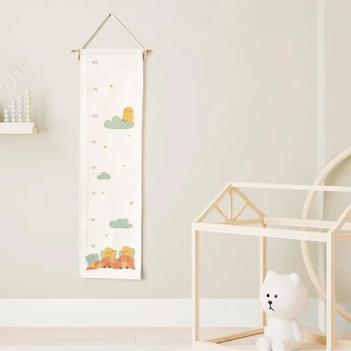 Jüppo - The Little Runaway Chick Wall Tapestry Height Chart For Kids, Organic Natural Cotton
