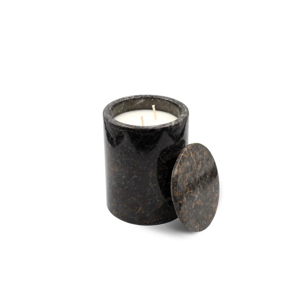 ODA.products - No: 2 Mystery Black Marble Candle