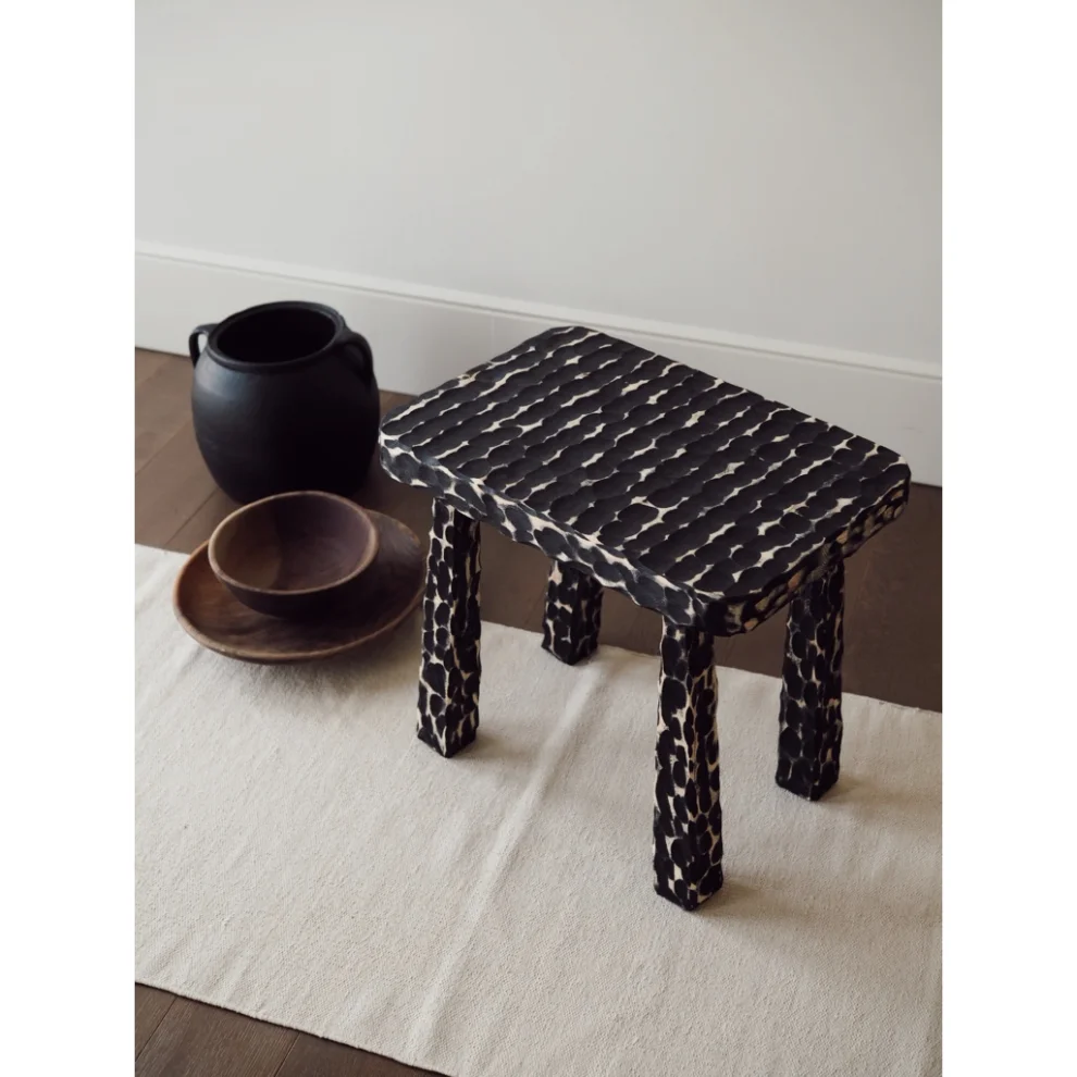 Table and Sofa - Dalmatians Ahşap Yan Sehpa/ Tabure