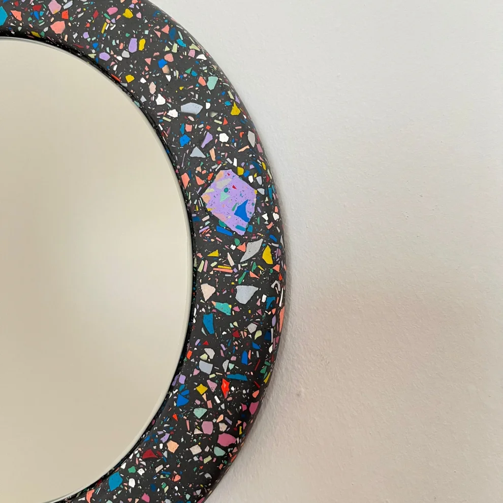 Tehanu Lab - Small Circular Mirror No. 25 | hipicon