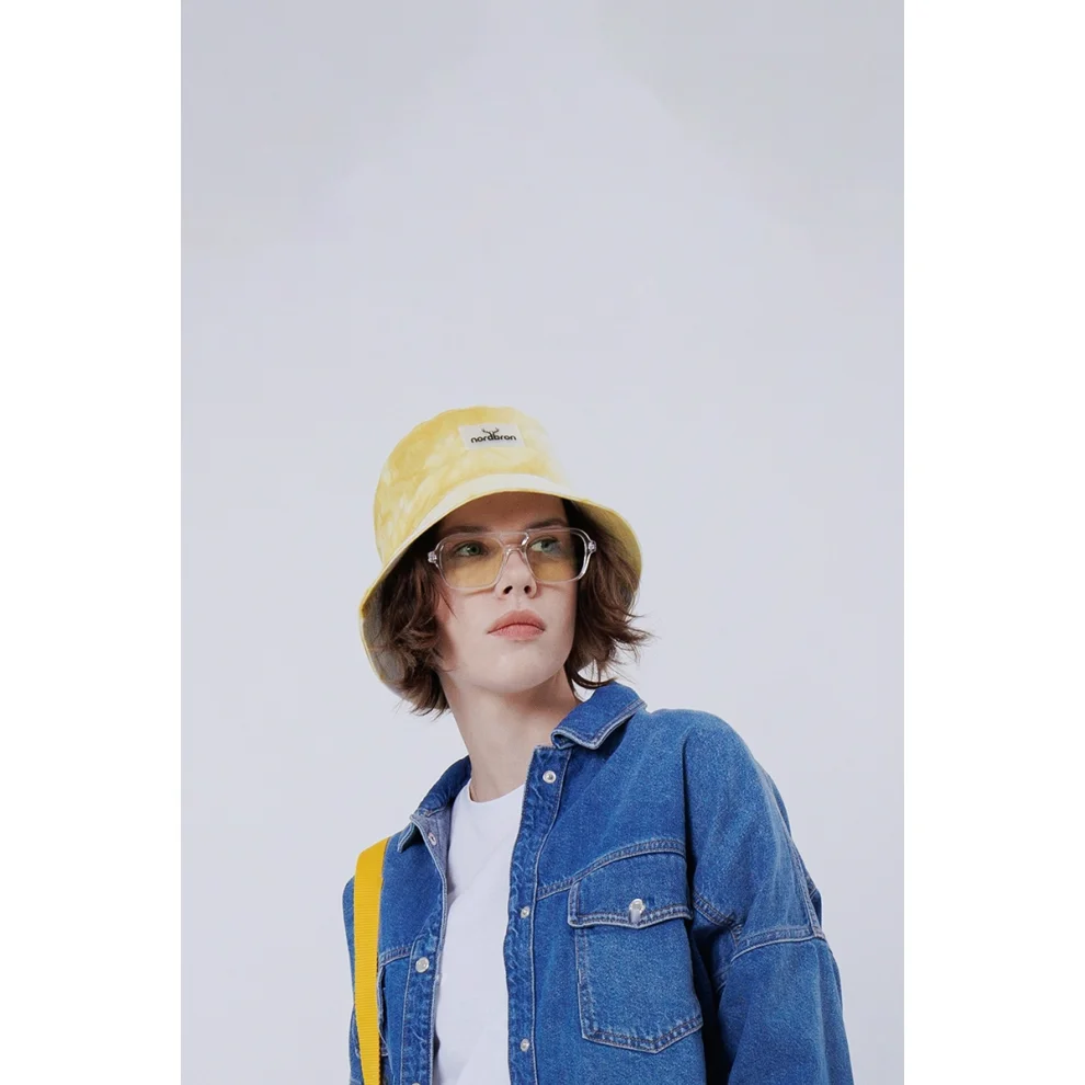 Pastel yellow bucket hat top