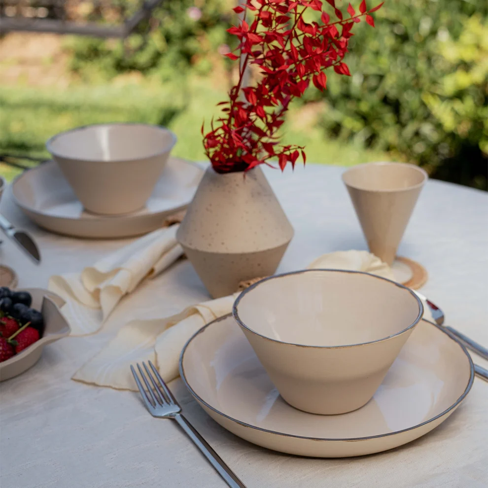 Sattva Ceramics - Line Tabak