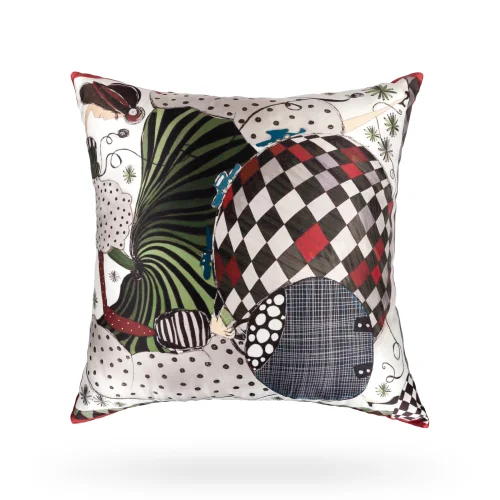 Un Poco - French Art Silk Cushion