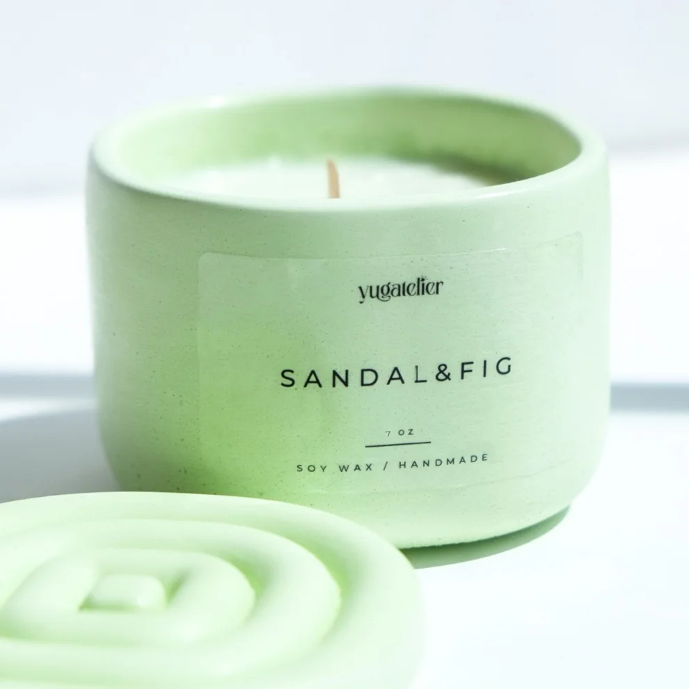 Yugatelier - Sandal& Fig Scented Concrete Jar Wood Wick Soy Candle