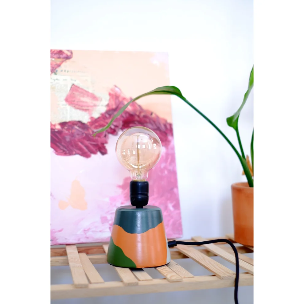 Zef Design - Terracotta Table Lamp