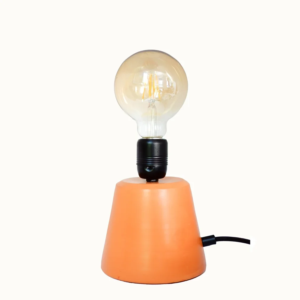 Zef Design - Terracotta Table Lamp