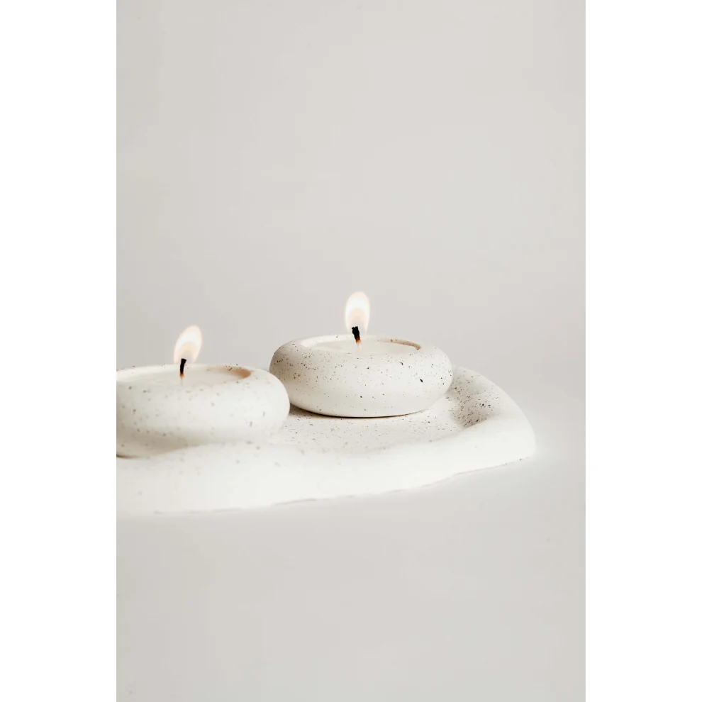 Bihter Soydar - Set Of 2 Granite Effect Cloud Plate Soy Candles