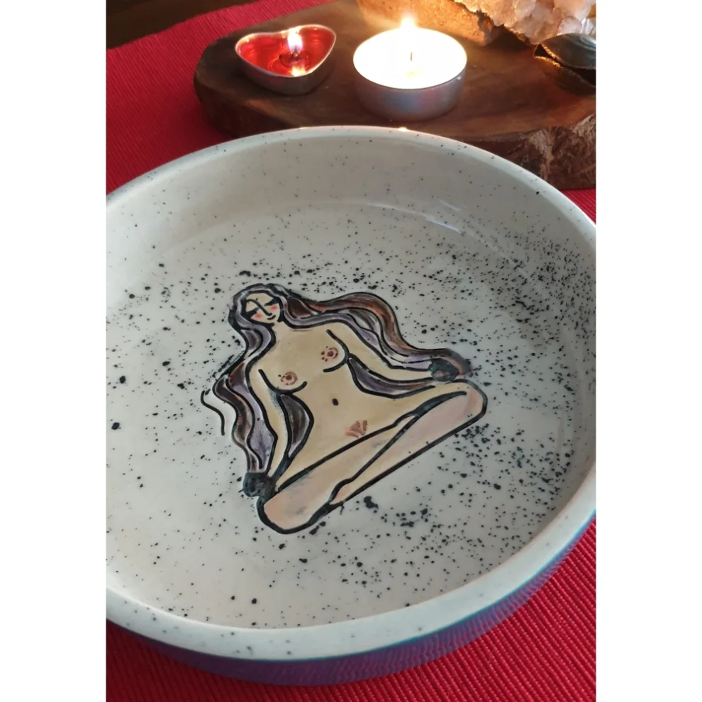 Damlart Ceramic Studio - Medi Woman Plate