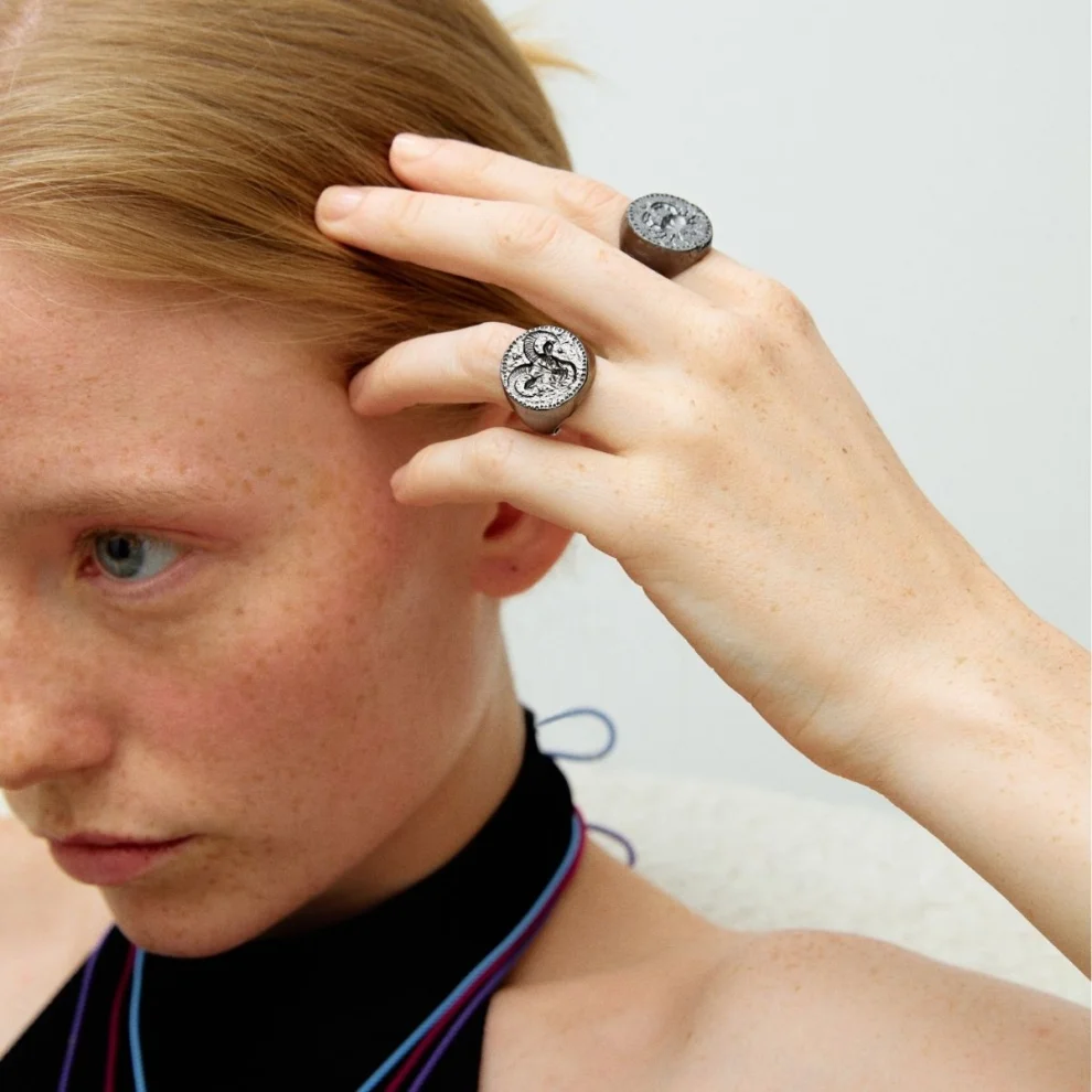 Melie Jewelry - Capricorn - Seal Ring