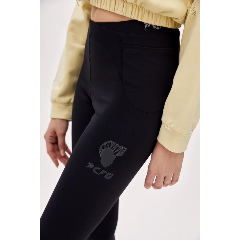 PCFG - Legging With Stitch Detail