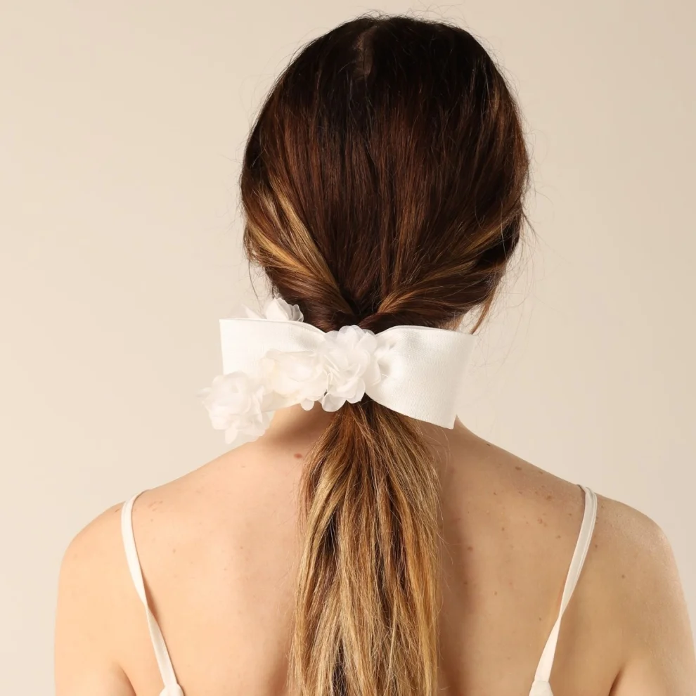 Merrie - Floral Linen Hair Bow