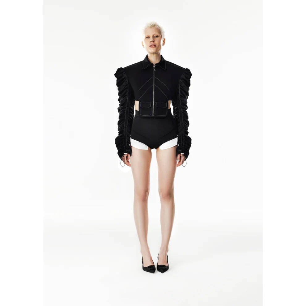 Quatervois - Crop Jacket With Shirred Sleeves