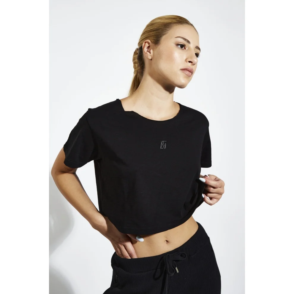 Bassigue - Cotton Crop T-shirt