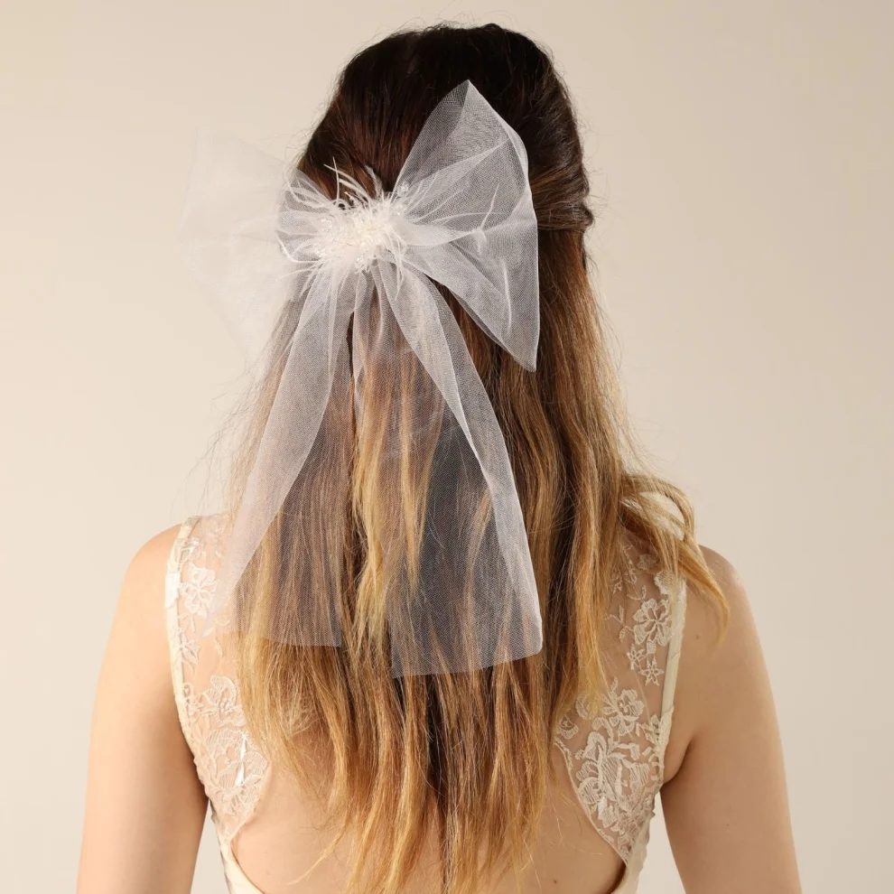 Merrie - Hair Bow Veil