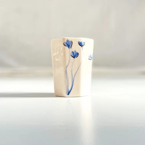 Mamezon Ceramics - Kır Çiçeği Desenli Altın Dekorlu Porselen Kahve Kupası