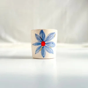 Porcelain Coffee Cup With Daisy Pattern And Gold Decoration