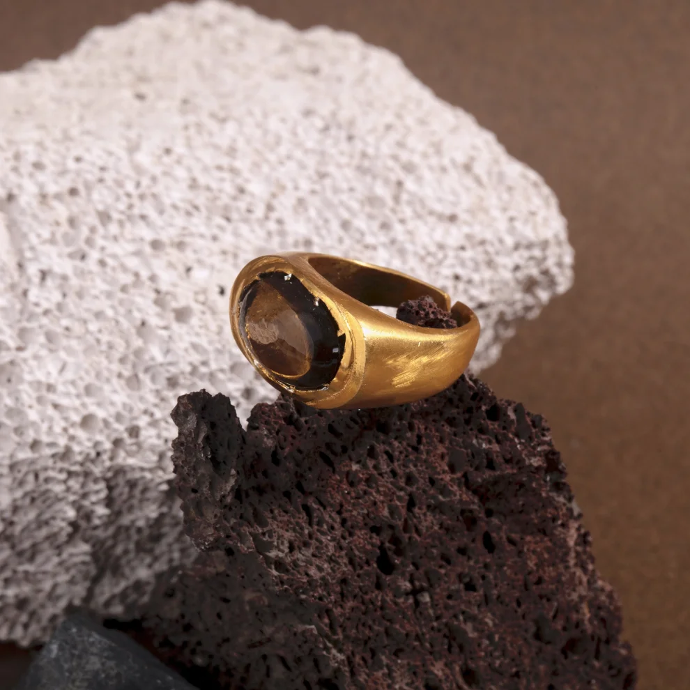 Hesperides Jewelry - Roman Signet Ring - Smokey Quartz