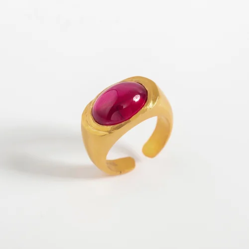 Hesperides Jewelry - Roman Signet Ring - Star Ruby
