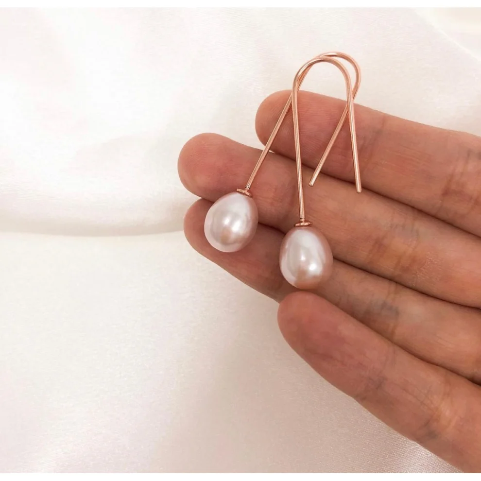 Mlini Jewelery - Arc Pearl Earring