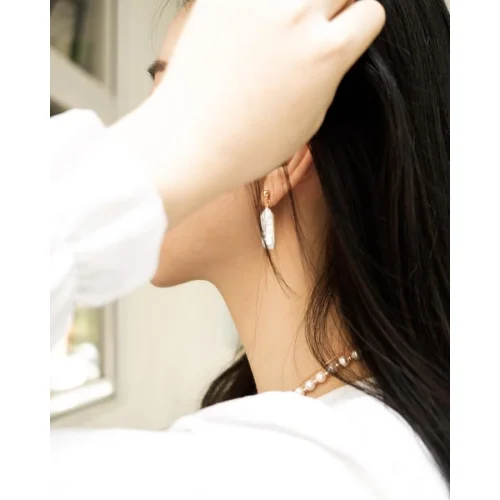Mlini Jewelery - Biwa Pearl Earring