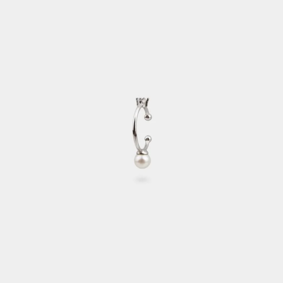 Mlini Jewelery - Calla Lilly Pearl Earcuff