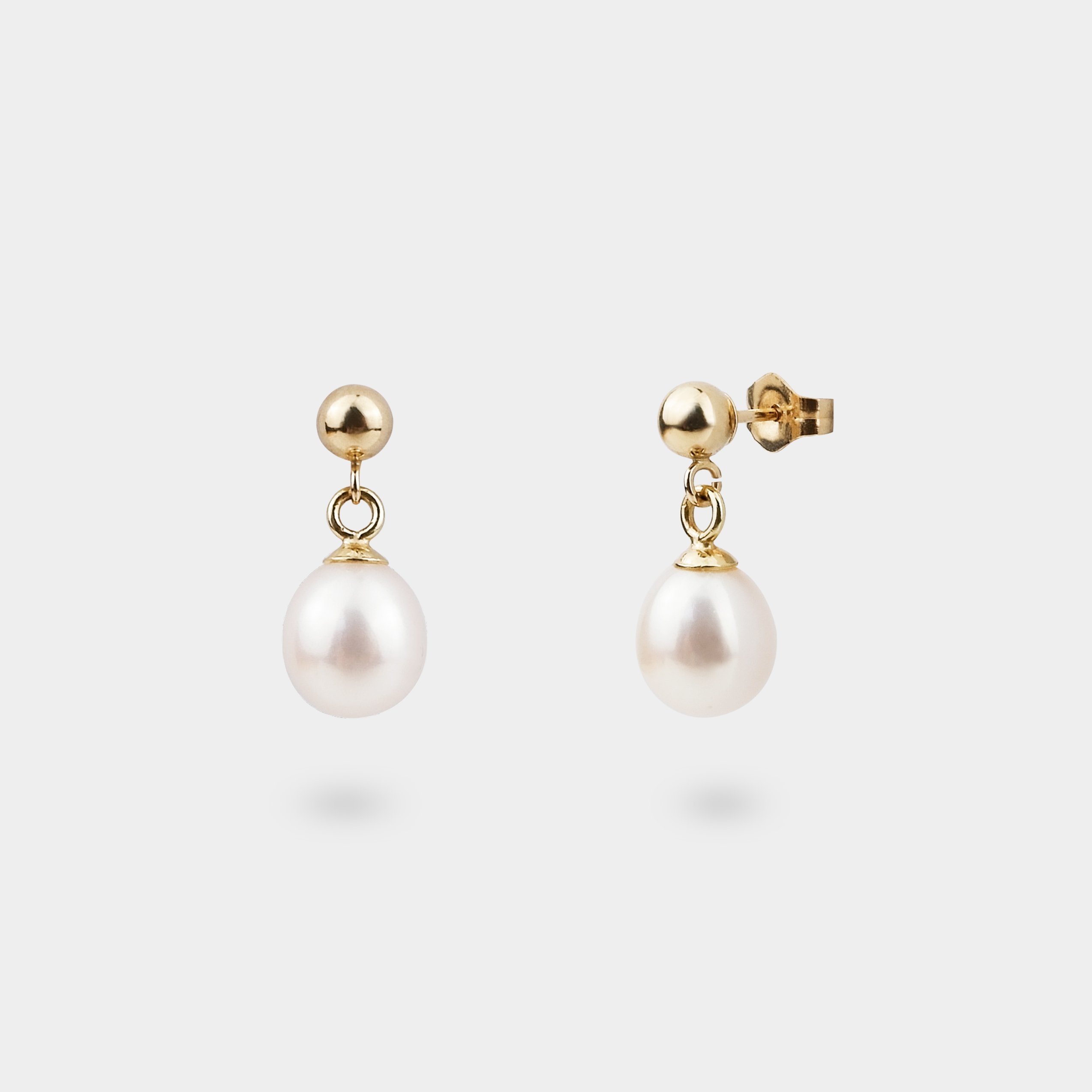 Classic Pearl Drop Earring