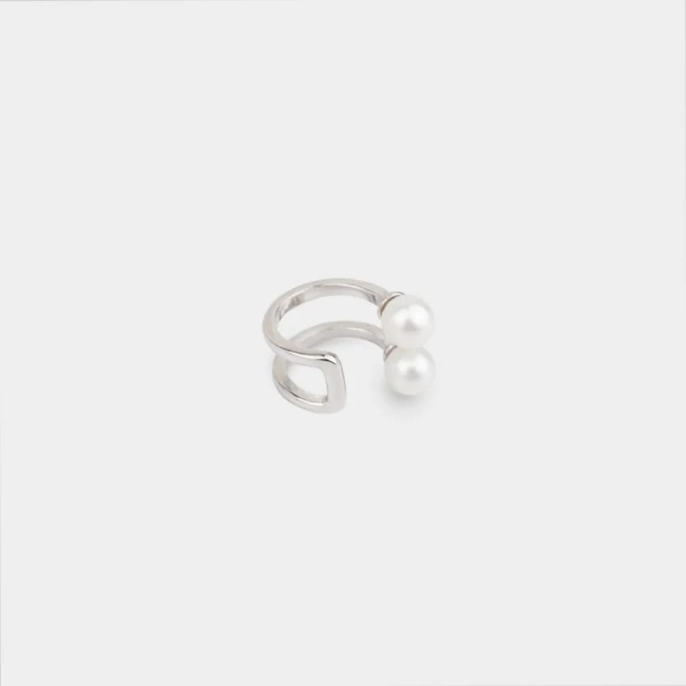 Mlini Jewelery - Colette Pearl Earcuff