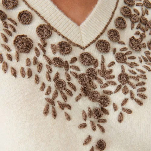 Joinus - Contrast Flower Handcrafted Knitwear Sweater
