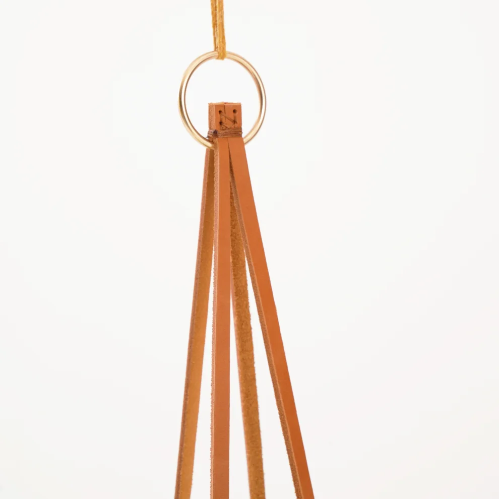 Pachamama - Vegetable Tanned Plant Hanger