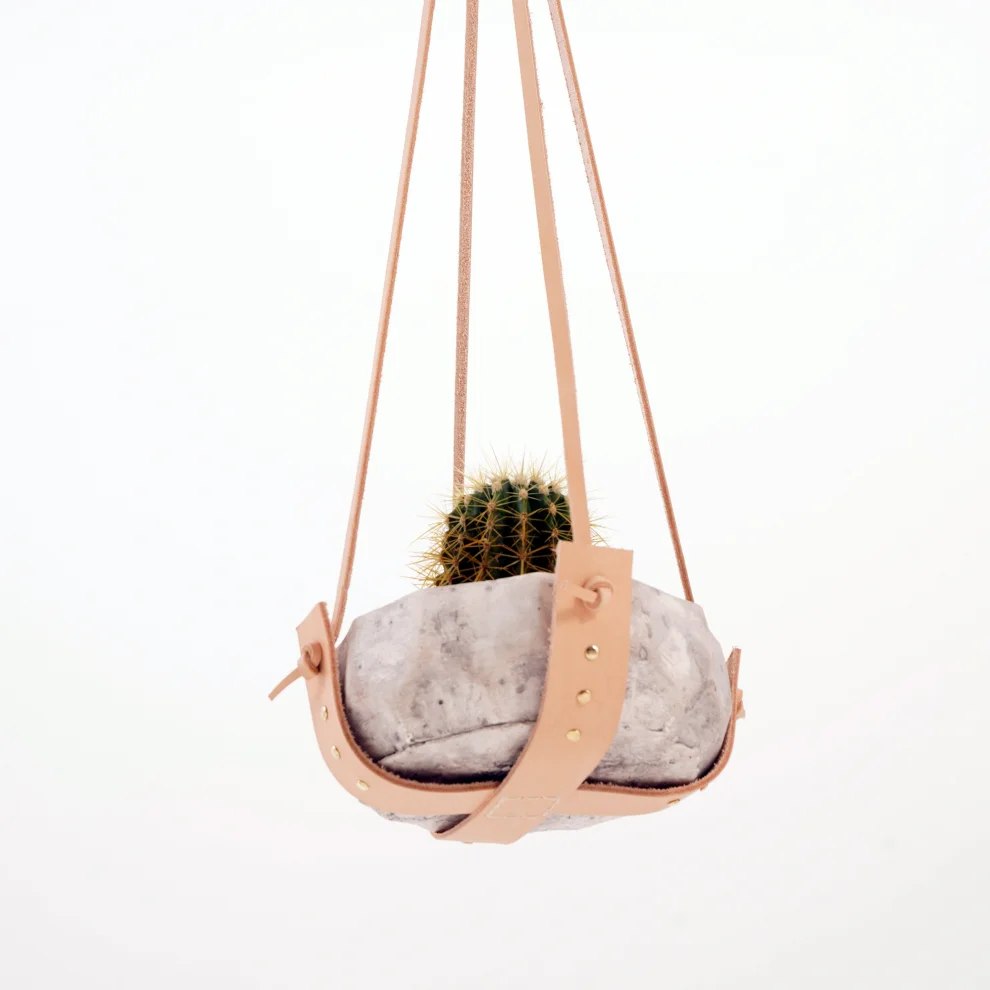 Pachamama - Vegetable Tanned Plant Hanger