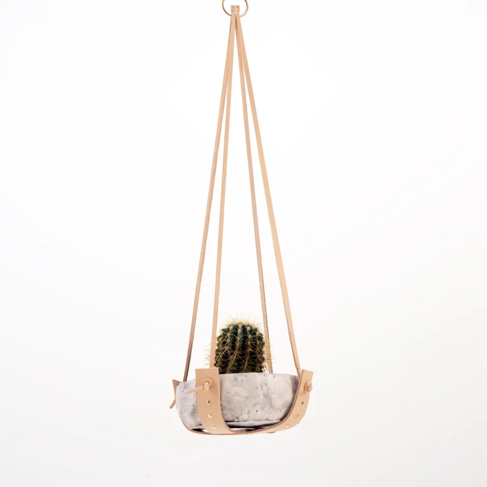 Pachamama - Vegetable Tanned Plant Hanger