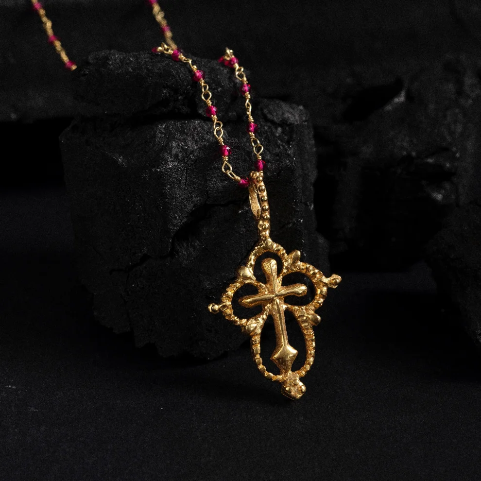 Hesperides Jewelry - Pisana Sanctum Cross Kolye