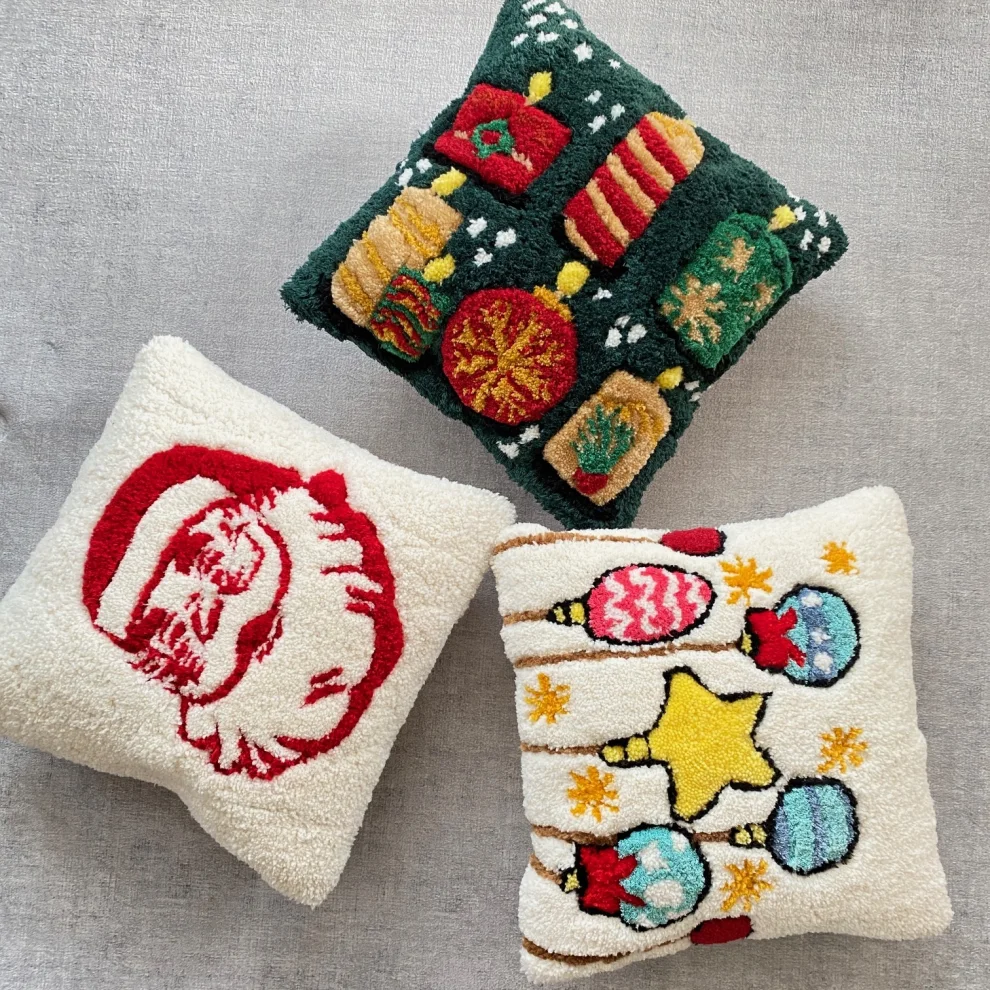 Fille a Fille Design Studio - Christmas Pillow