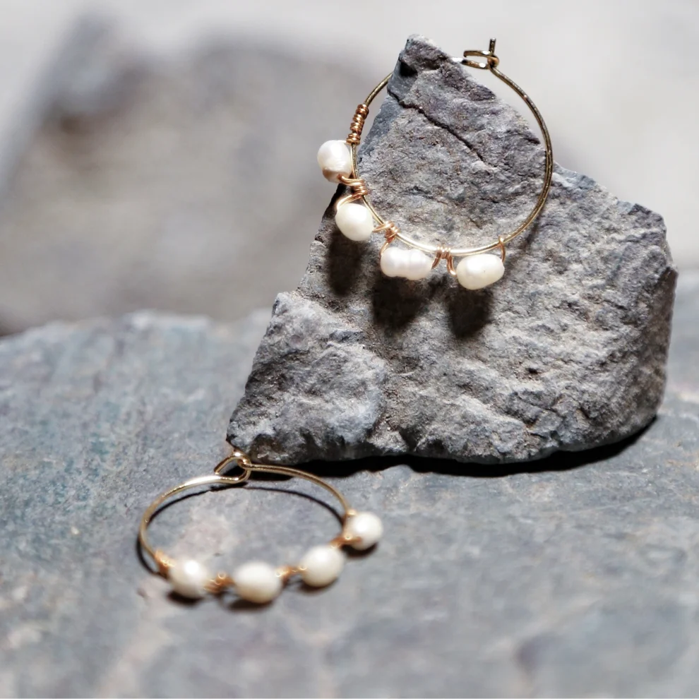 Gazelle Jewelry - Sylvia 3-pearl Hoop Earrings