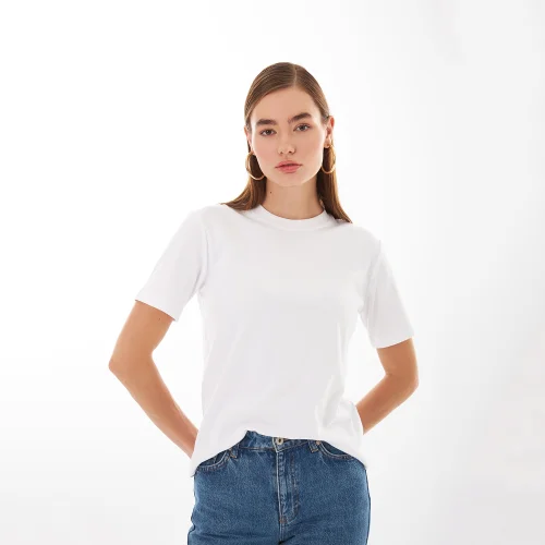 Beauty Bites - Anais Basic Tshirt