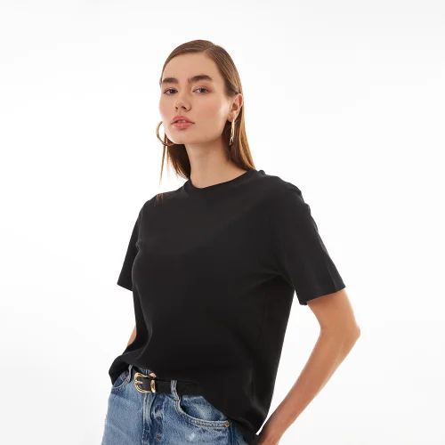 Beauty Bites - Anais Basic Tshirt