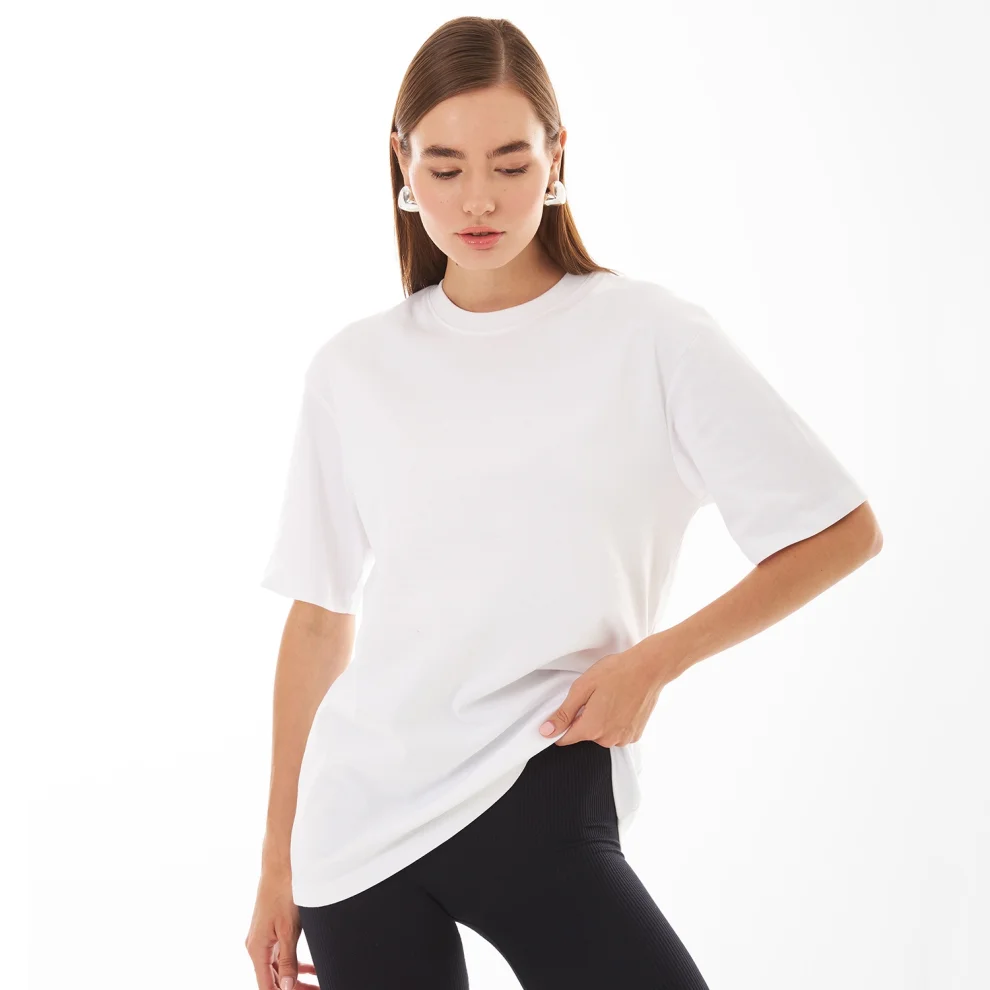 Beauty Bites - Zoe Boyfriend Tshirt