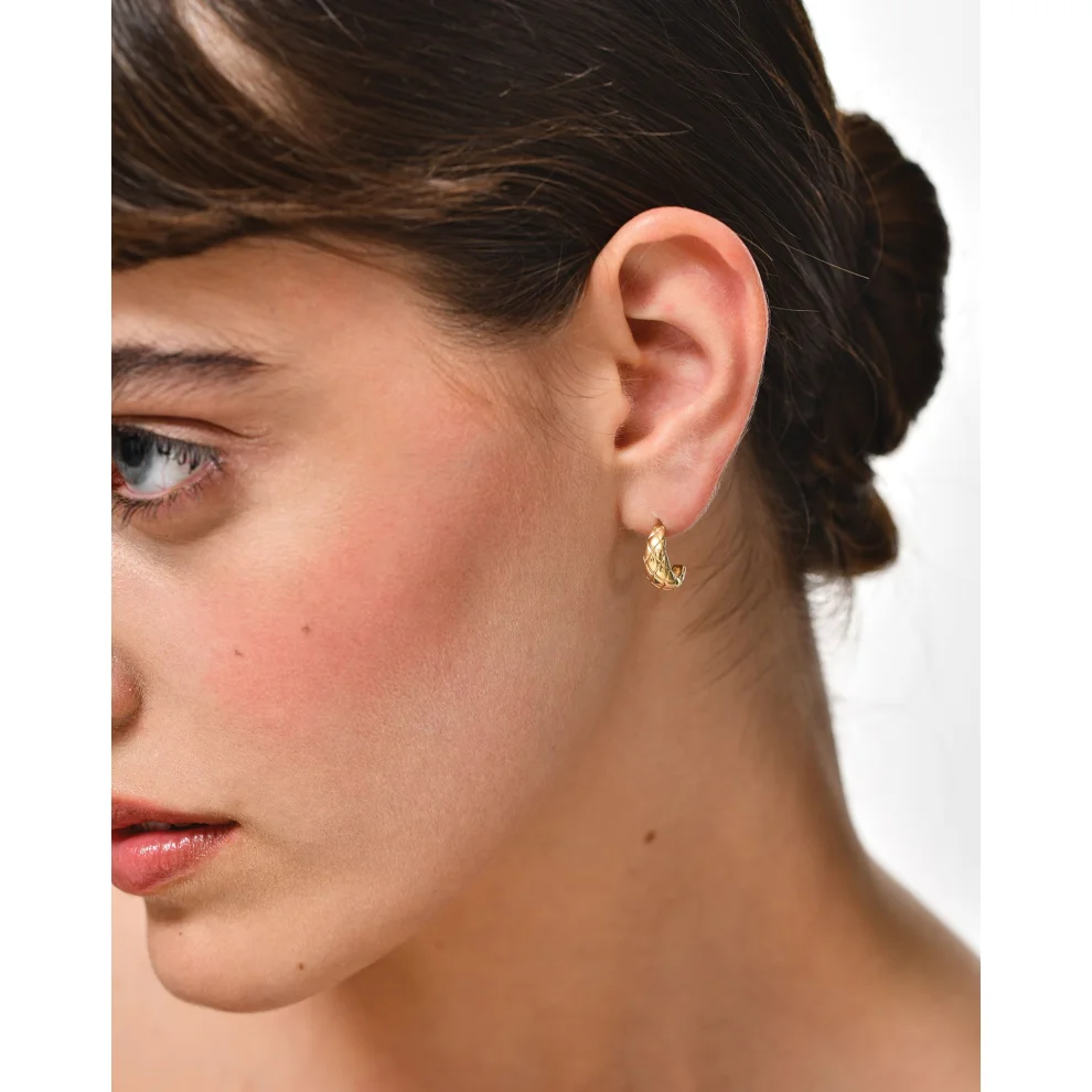 Yvris - Dome Textured Earrings