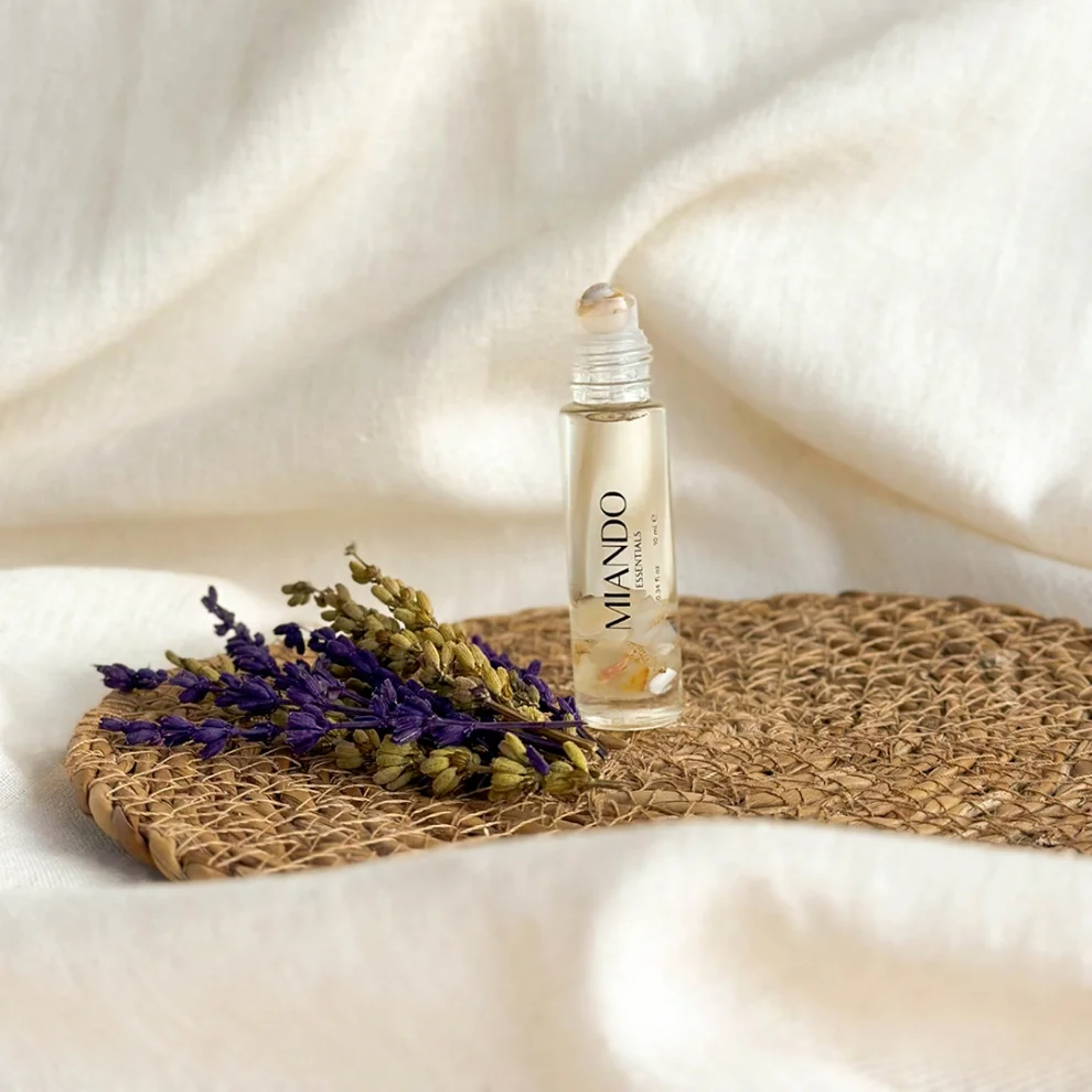 Miando Essentials - Focus Set / Essential Oil And Crystal Roll On Set