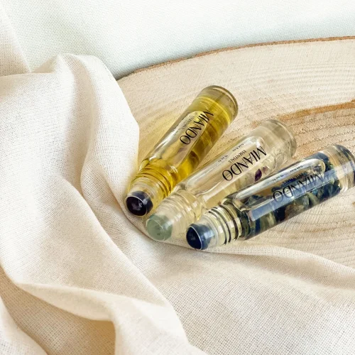 Miando Essentials - Peace Set / Essential Oil And Crystal Roll On Set