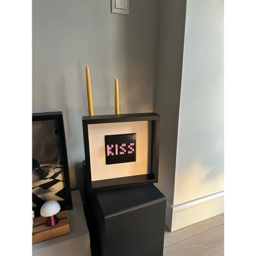 Attention Land - Kiss The Attention Wall Accessory