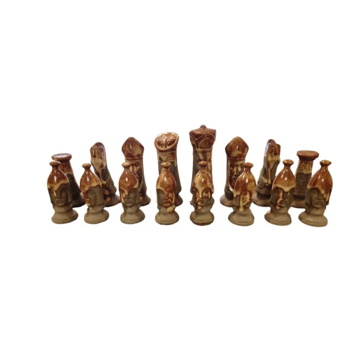 La Mano - Gothic Chess Set