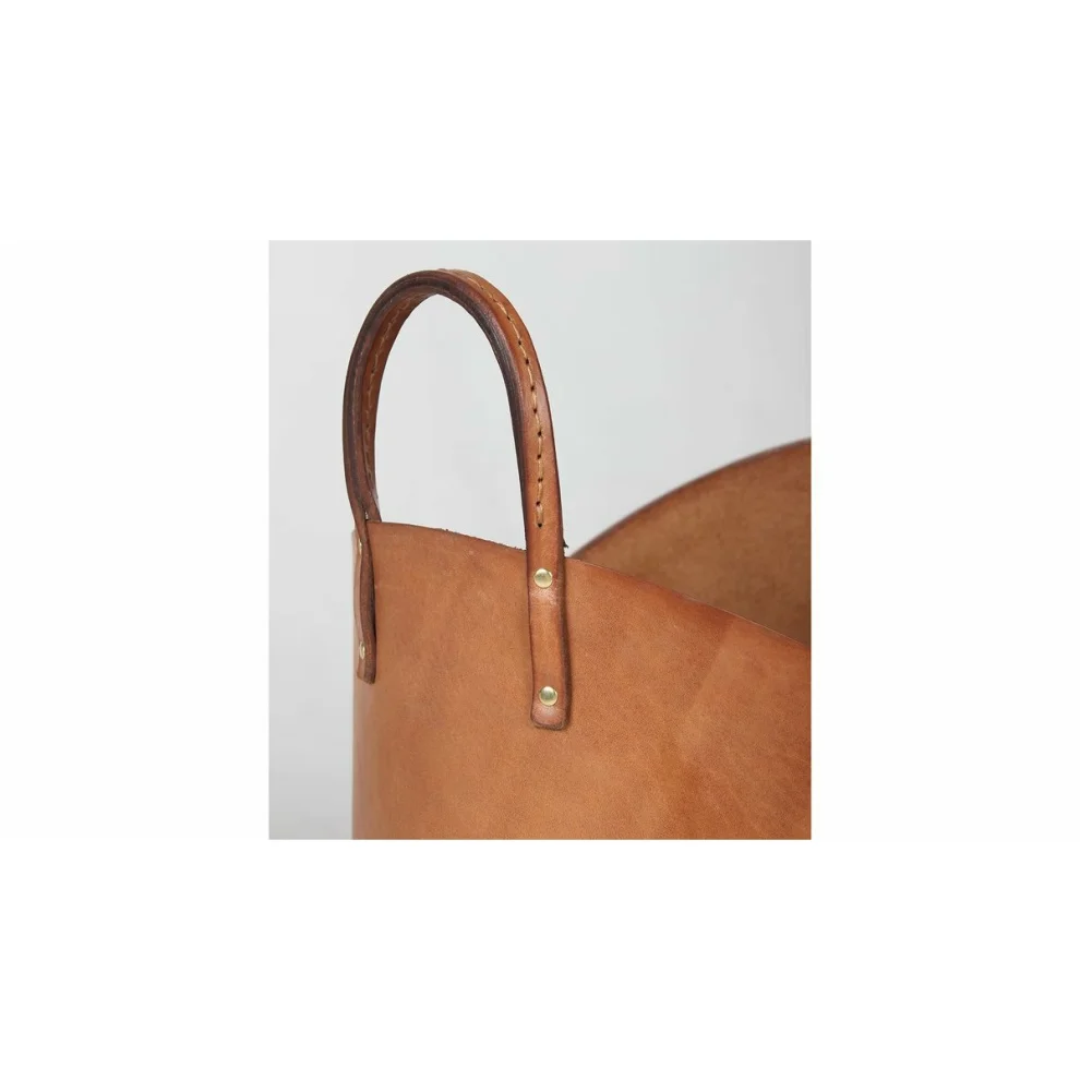 Sohomanje - Leather Basket With Stitching Detail