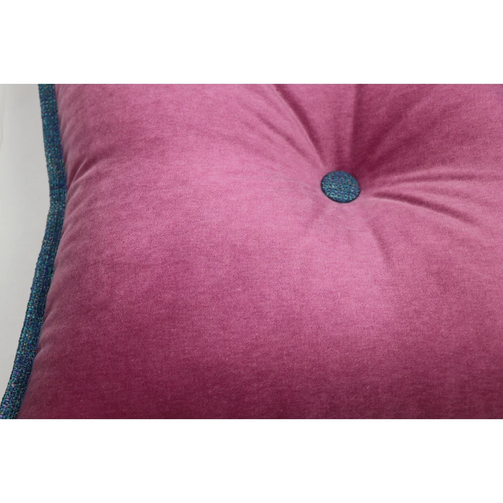 Boom Bastık - Buttoned Decorative Pillow