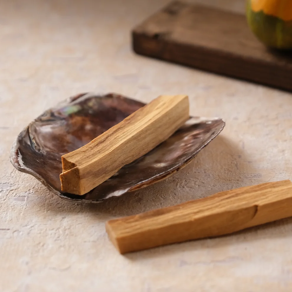 Miebox Rituals - Wish Kit Energy Set: Palo Santo Incense And Placuna Sea Shell Incense Holder