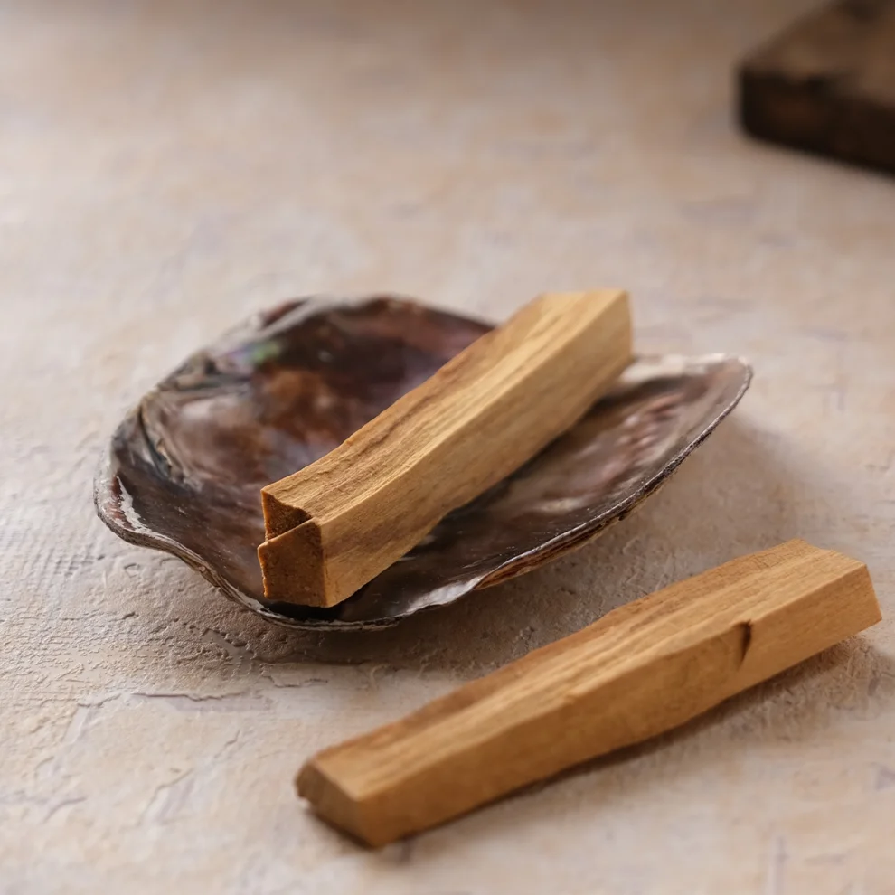 Miebox Rituals - Wish Kit Energy Set: Palo Santo Incense And Placuna Sea Shell Incense Holder